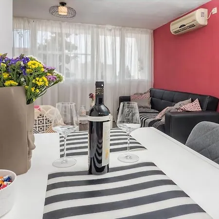 Frana's Place Split